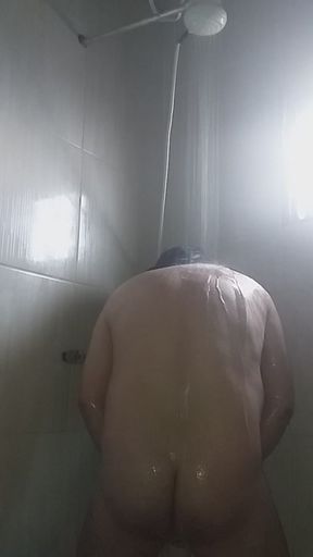 I Love to Show Your Ass Taking a Shower