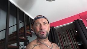 ce mec actif a un egrosse bite de 21 cm