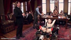 ”Mesmerizing slaves entertain Brunch crowd”