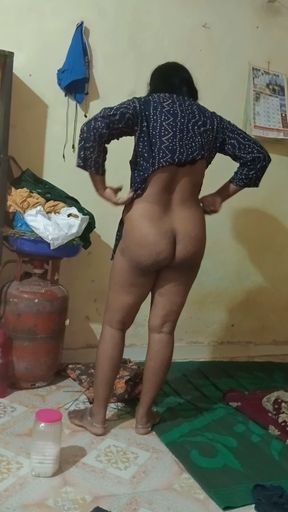 Friend wife showing her ass &amp; pussy