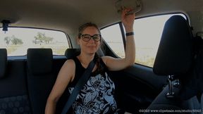 Masturbating in the back seat (2020) (MP4)