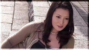 Japanese MILF loves vibrator on clit before hardcore fucked