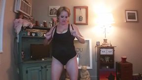 Sports bra tittyfuck with bouncy natural jugs