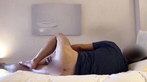 ディナー予約まで10分しかないのに、ベッドに寝転んでたら、やっぱり入れてしまう僕