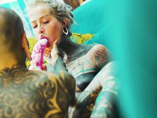 Tattooed Trans and Rock Beauty Hawt Toy Play