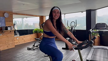 CULEO CON MI VECINA DESPUES DE SALIR DE EL GYM