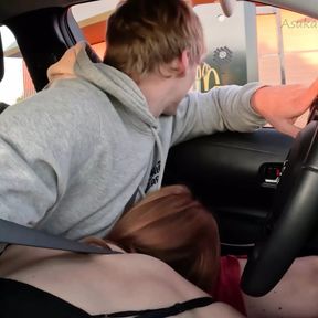 BLOWJOB IN MCDONALD&#039;S DRIVE THRU