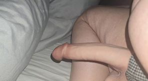 Step mom handjob step son while she&#039;s on her phone