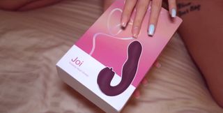My New Toy From Honeyplaybox Makes Me Cum Hard