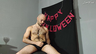 Sexy Joker in a Halloween Performance - LouiFerdi