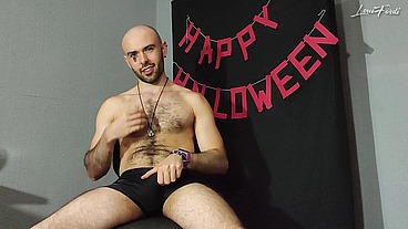 Sexy Joker in a Halloween Performance - LouiFerdi