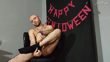 Sexy Joker in a Halloween Performance - LouiFerdi