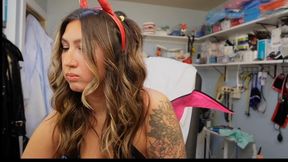 2 hour LIVE was fun!! Was a sucubus, nun, minion, fembot, latex lady revan, hazmat gas mask girl and so much MORE!!