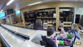 ”Guy penetrates attractive babe while cuckold plays bowling”