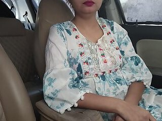 Desi Girl Friend Risky Sex in Car. Sucked Fucked Handjob Cumshot