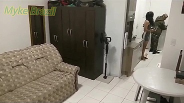 Estava andando em uma praça no centro de SP e conheci uma mulher carioca ela estava esperando uma amiga e eu covidei ela para ir na minha casa ela topou e rolou uma bricadeira de sexo