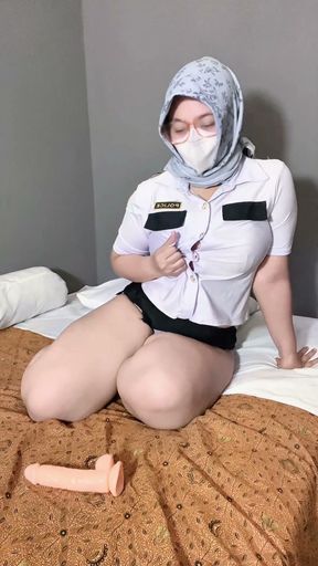 Stepsister is playing masturbating in the corner of the room until she gets wet