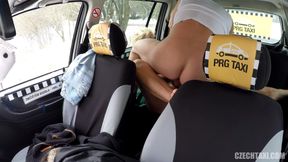 Mature Woman Squirts for the First Time