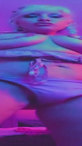 Rosie's Free XXX Filming Warm up!