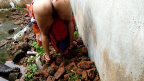 Sonali Bhbahi Quick Big Ass Flash In Jungle