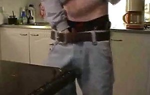 sagger boy cumming in the table