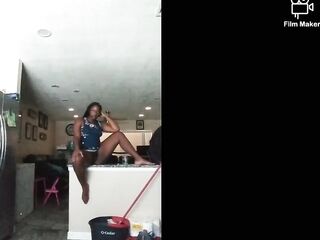 Naejaex Drinks a cup of water