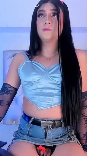 Beautiful Black-haired Aline Dancing for a While