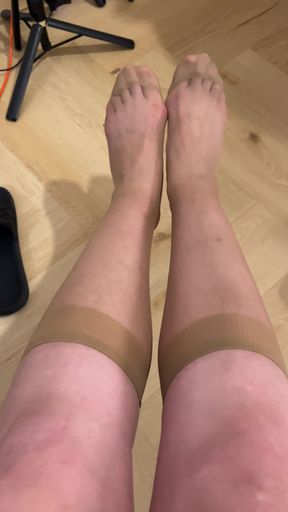 Show off Your Feet in Beige Knee-high Socks