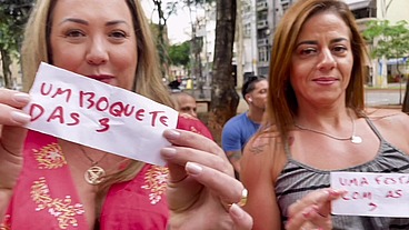 Uma suruba deliciosa com três coroas e dois dotados