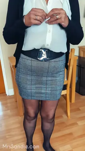 Your 53 year old mature step-aunt in her favourite short tight skirt and open pussy pantyhose