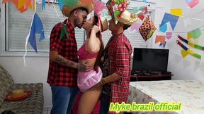 muito sexo gostoso na festas de arraial de sao joao 2025 com a delicia lia loci ela adora sexo anal