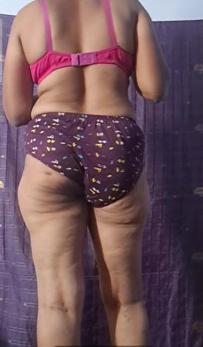 Indian aunty nude show