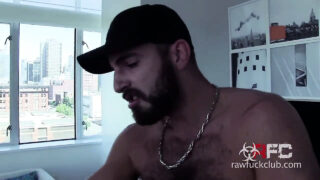 Troie gay scopate nel culo in un'intensa gangbang anale