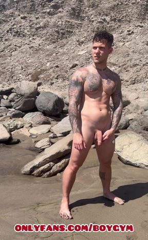 PISS in a PUBLIC BEACH💦For Sure Somebody Discover Me