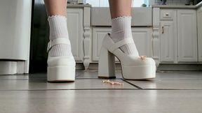 Giantess Crushes Stepbrother & Friends