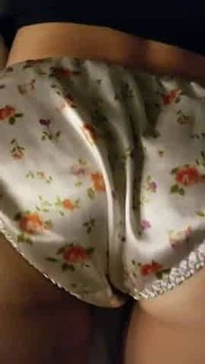 MILF SATIN PANTY ASS