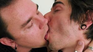 ManPuppy.com - Leo Blue fucks gay Johnny