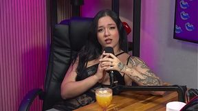 HOT Brunette Gives Intense JO with Thrilling Excitement