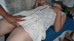 She moans and comes inside the virgin pussy of the stepsister and break up in xvideo of Tamil India.
