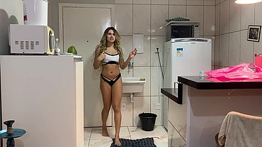 Minha esposa deu para o vizinho e agora vai ter que dar pra mim