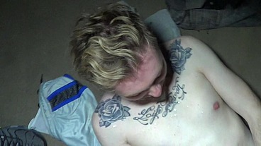 Allan se fait doser par une queue enormeALLEN se fait baiser par un mec actif ...