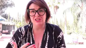 Mature British MILF JoJo Robinson gives busty POV blowjob