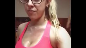Las tetas h&uacute_medas de Nati Jota despu&eacute_s del gym