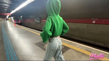 QUE SAFADA VIU O VOLUME MARCANDO E MAMOU DENTRO DA ESTA&Ccedil_&Atilde_O DE METRO