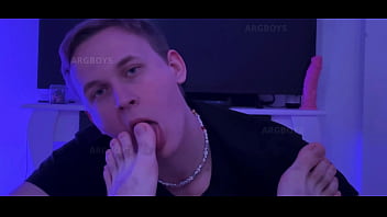 Big Cock Cumshot from Feet Licking