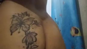 Egyptian beauty gives mind-blowing pussy eating and dance