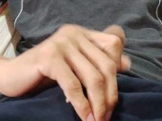 MIRA COMO JUEGA CON SU PENE- MEN SE SACA LA POLLA