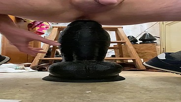 EastTNguy22 cum with mr hankeys atlas xxxl