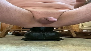 EastTNguy22 cum with mr hankeys atlas xxxl