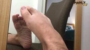 Im Starting with the Manly Feet in the Mirror - Manlyfoot